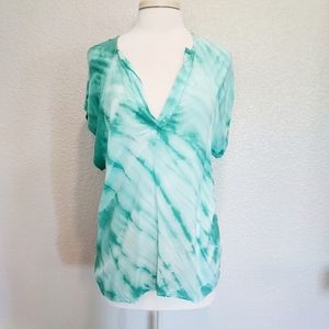 ⭐️5/$20 NEW Fraiche Mint Green Tie Dye Blouse Size Medium